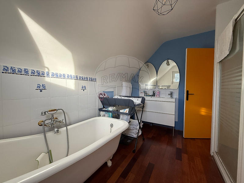 Magasins - 316 m² - 14 pièces