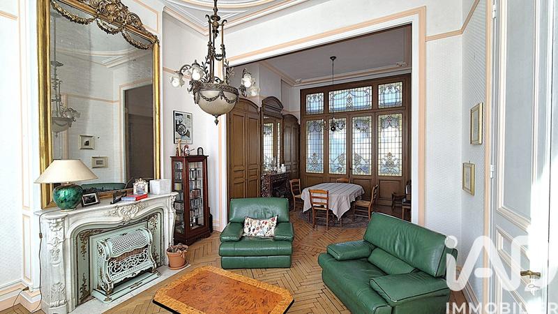 Maison - 302 m² - 11 pièces