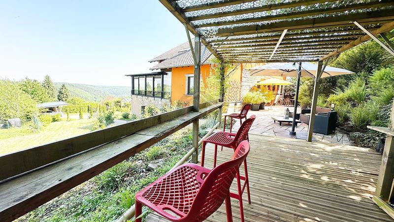 Maison - 237 m² - 6 pièces