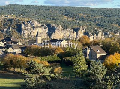 Maison - 275 m² - 9 pièces