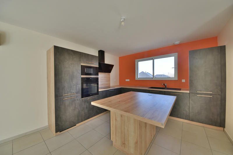 Maison - 92 m² - 4 pièces