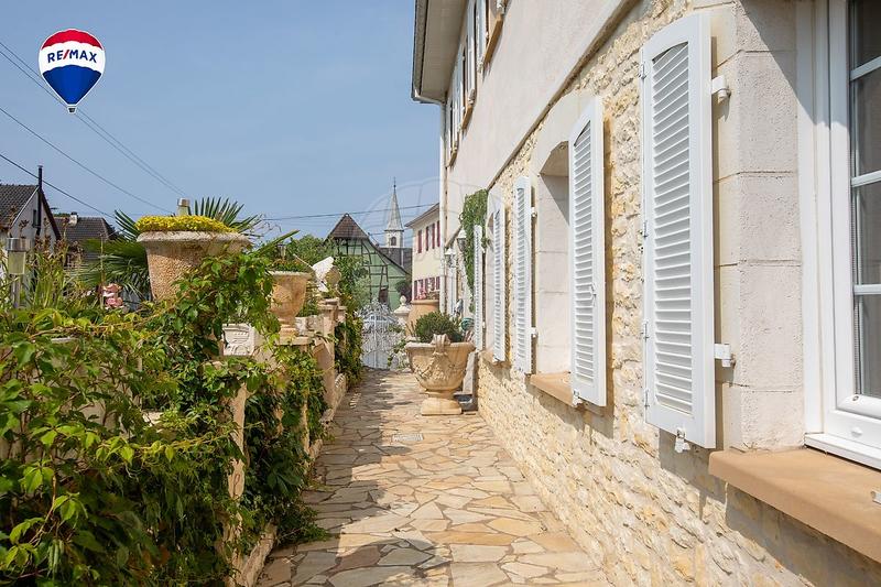 Maison - 306 m² - 6 pièces