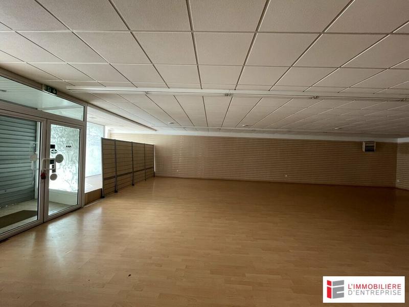 Local commercial - 233 m²
