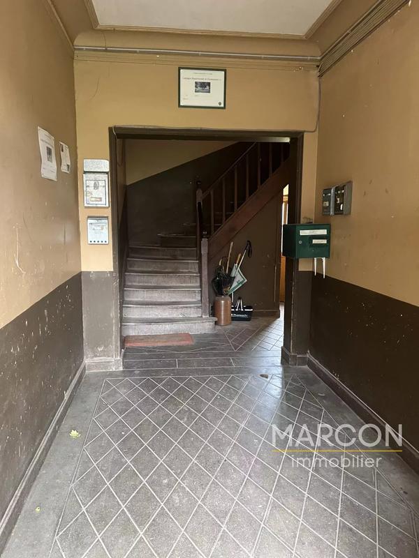 Maison - 196 m² - 11 pièces