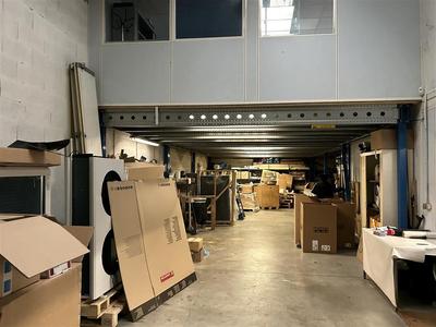 Entrepôt - 330 m²