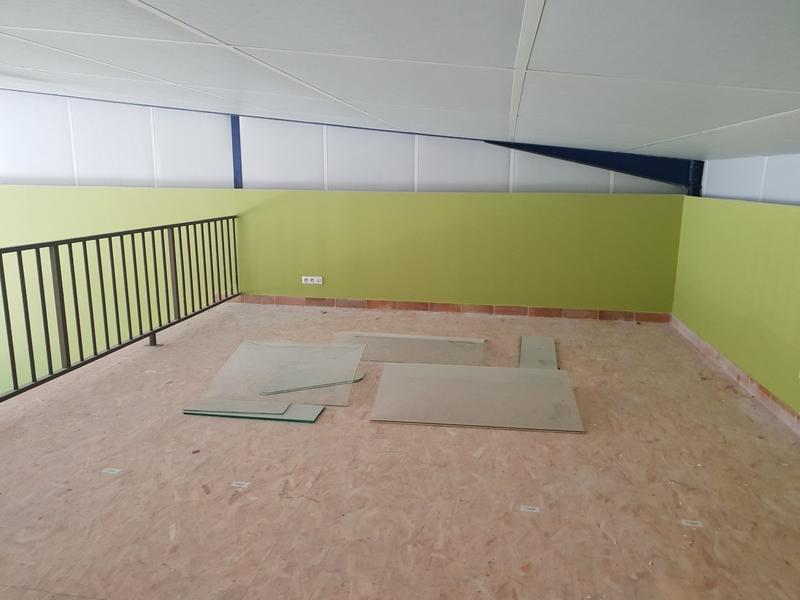 Local commercial - 350 m² - 6 pièces