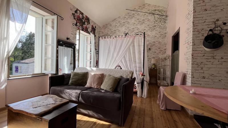 Propriété - 265 m² - 6 pièces