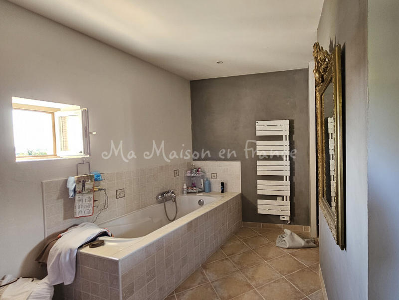 Maison - 318 m² - 8 pièces