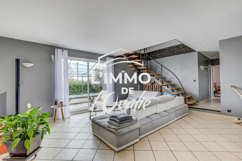 Maison - 210 m² - 6 pièces