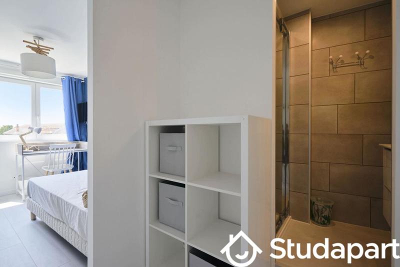 Chambre - 15 m² - 1 pièce