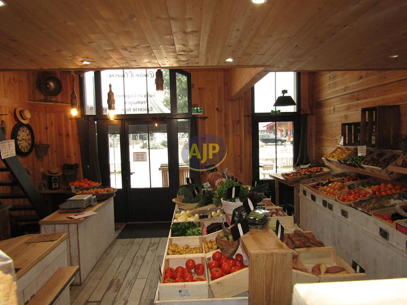 Local commercial - 61 m²