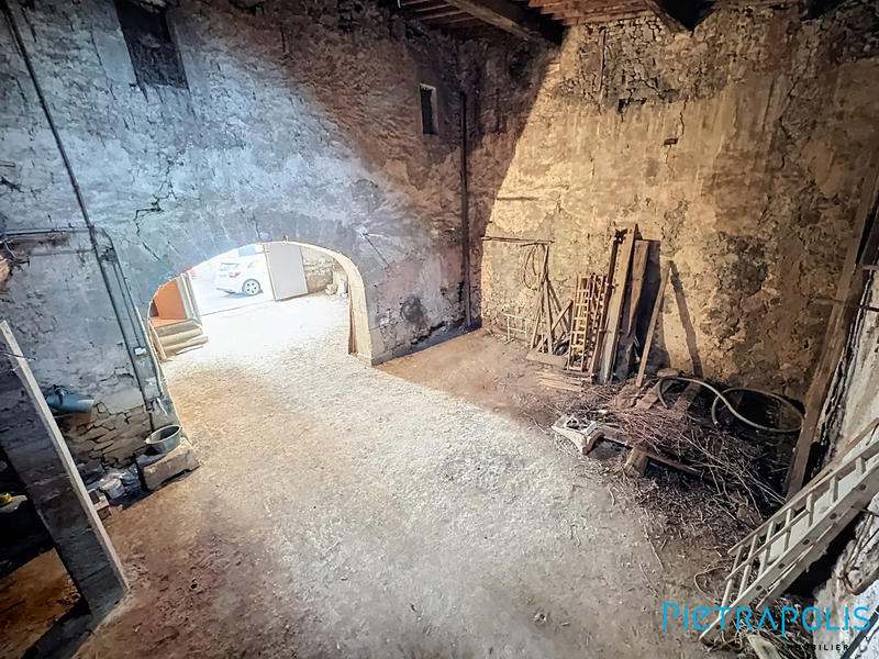 Maison - 312 m² - 11 pièces