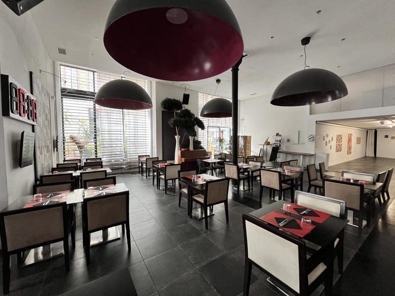 Local commercial - 487 m² - 2 pièces