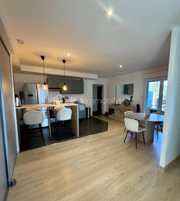 Appartement - 90 m² - 4 pièces