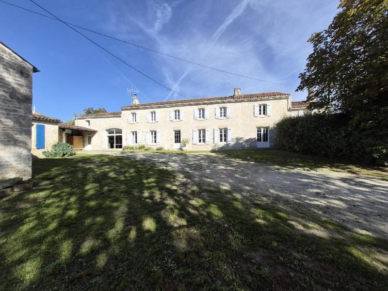 Maison - 315 m² - 13 pièces