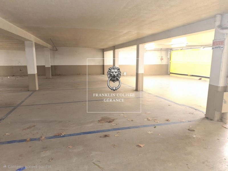 Parking / Garage - 12 m²