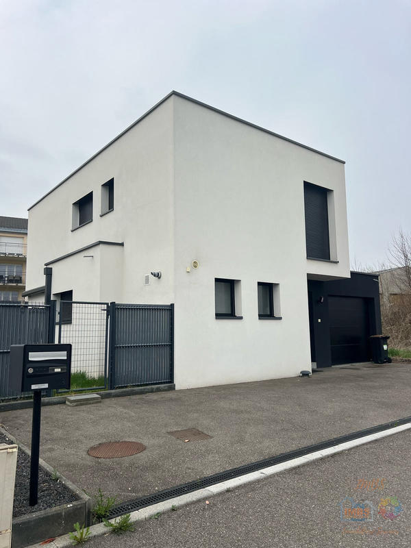 Maison contemporaine - 106 m² - 4 pièces