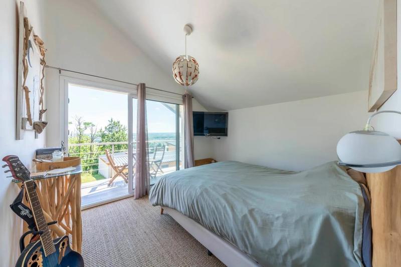 Maison - 239 m² - 12 pièces