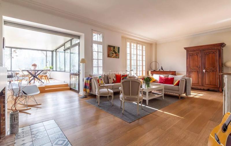 Maison - 954 m² - 10 pièces