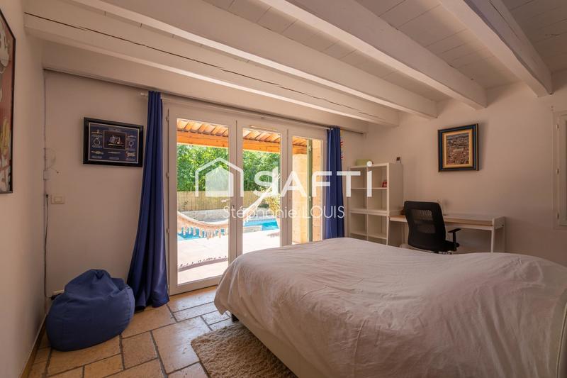 Maison - 220 m² - 8 pièces