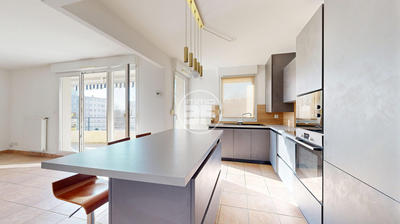 Appartement - 125 m² - 5 pièces