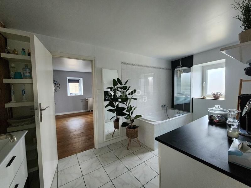 Maison - 208 m² - 9 pièces