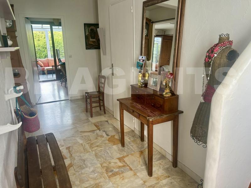 Maison - 228 m² - 10 pièces