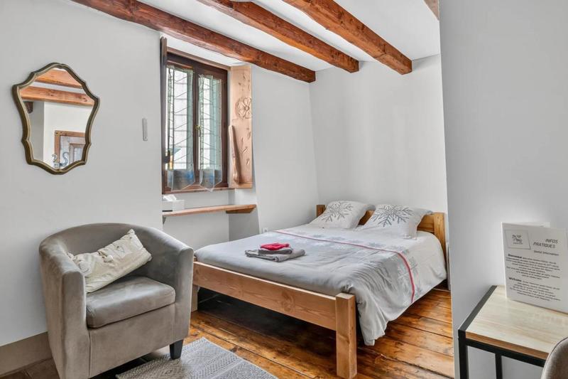 Maison chambre d'hôtes - 438 m² - 12 pièces