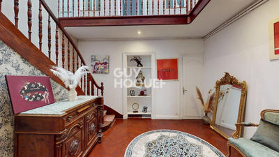 Maison - 270 m² - 10 pièces