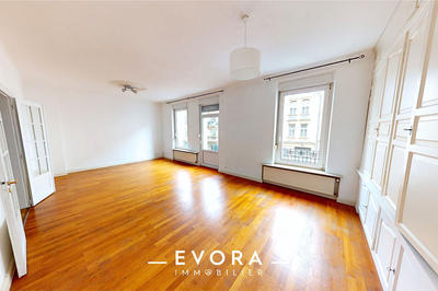 Appartement - 97 m² - 4 pièces