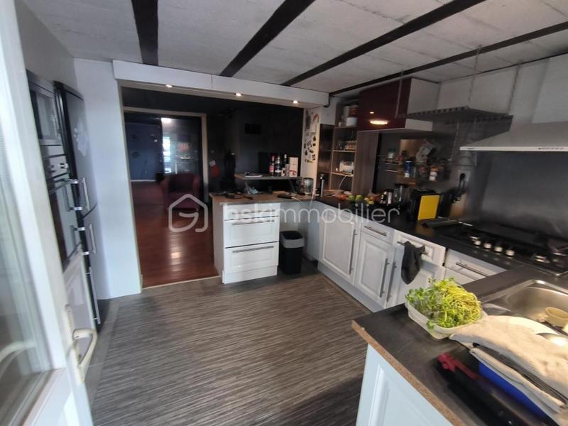 Maison - 240 m² - 10 pièces