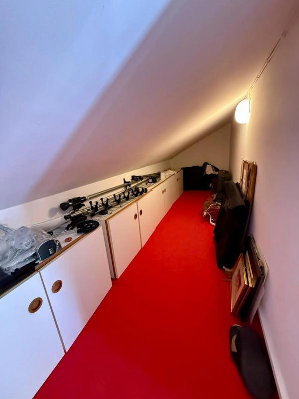 Propriété - 202 m² - 6 pièces