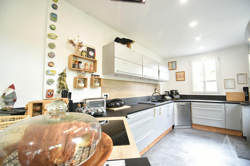 Maison - 151 m² - 7 pièces