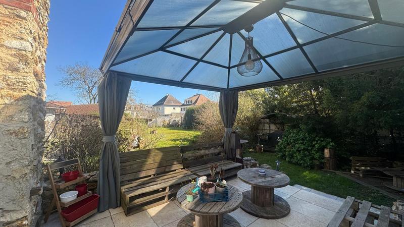 Maison - 203 m² - 6 pièces