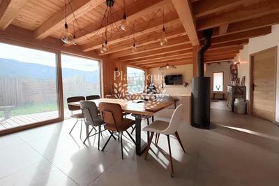 Maison - 200 m² - 5 pièces