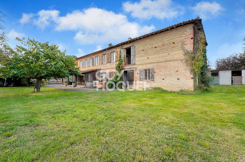 Maison - 497 m² - 10 pièces