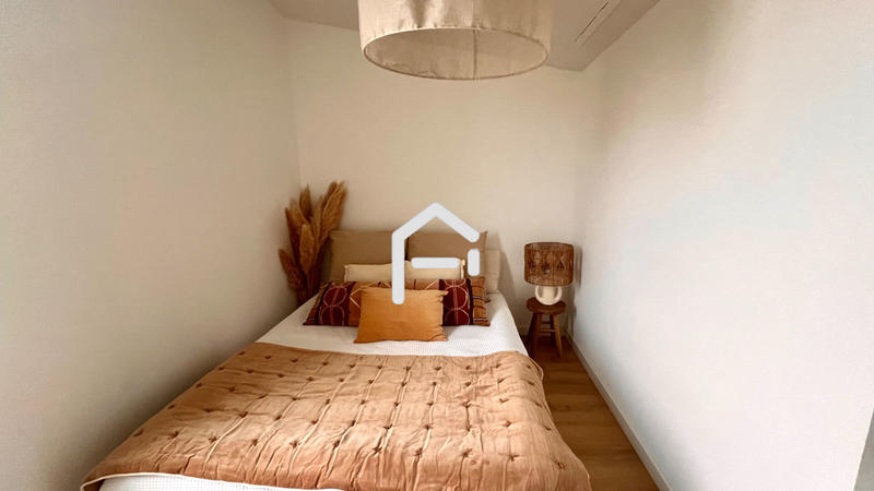 Appartement - 93 m² - 5 pièces