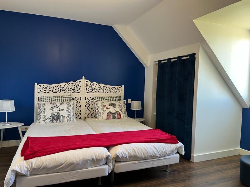 Maison - 240 m² - 8 pièces