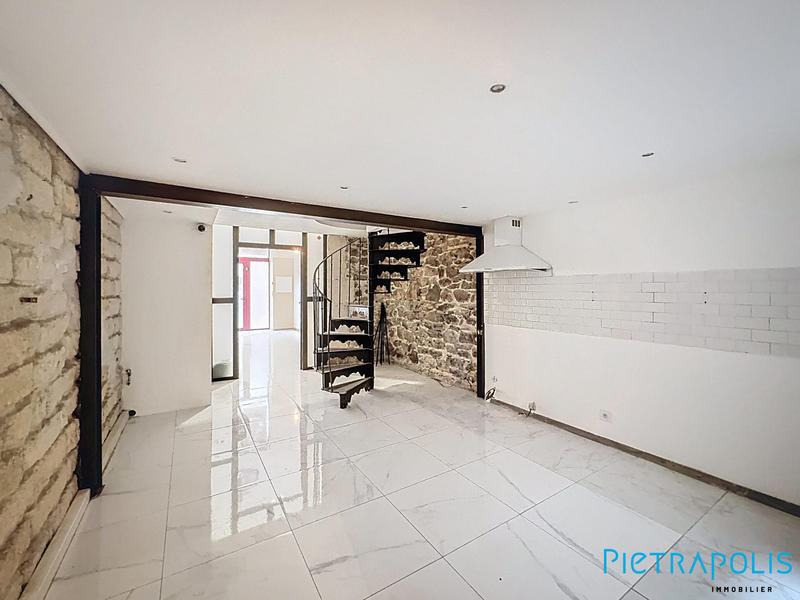 Local commercial - 117 m² - 5 pièces