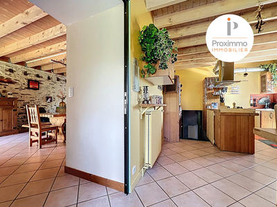 Maison - 199 m² - 8 pièces