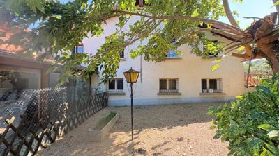 Propriété - 300 m² - 9 pièces