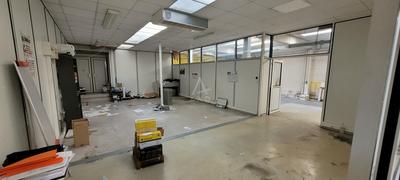 Entrepôt - 583 m² - 9 pièces