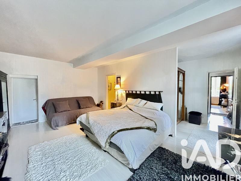 Maison - 408 m² - 11 pièces