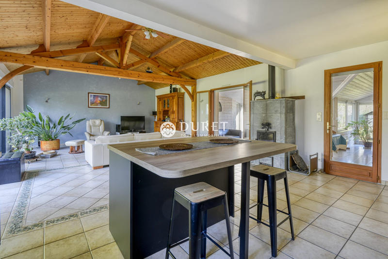 Maison traditionnelle - 197 m² - 8 pièces