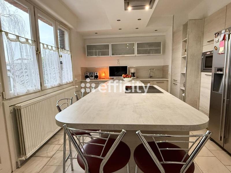 Pavillon - 179 m² - 9 pièces