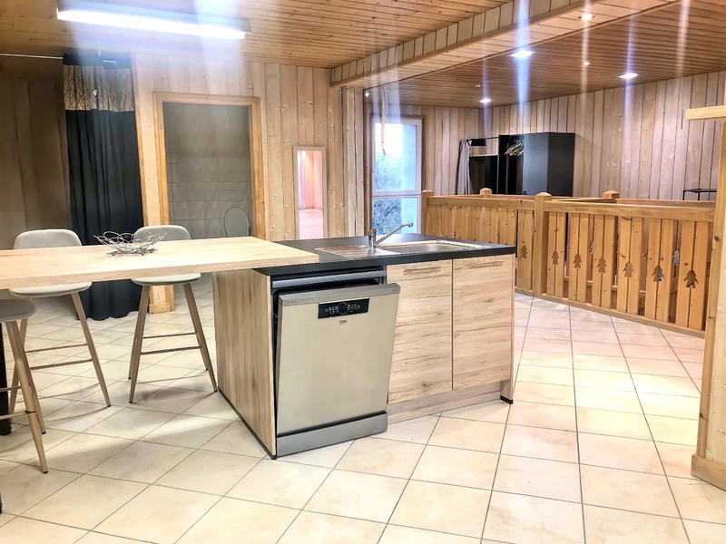 Maison - 215 m² - 9 pièces