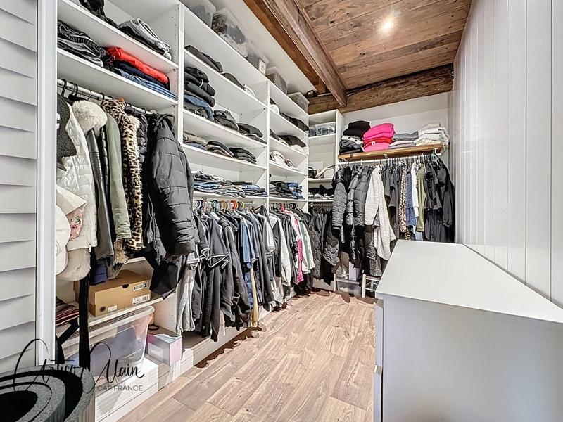 Maison - 271 m² - 9 pièces