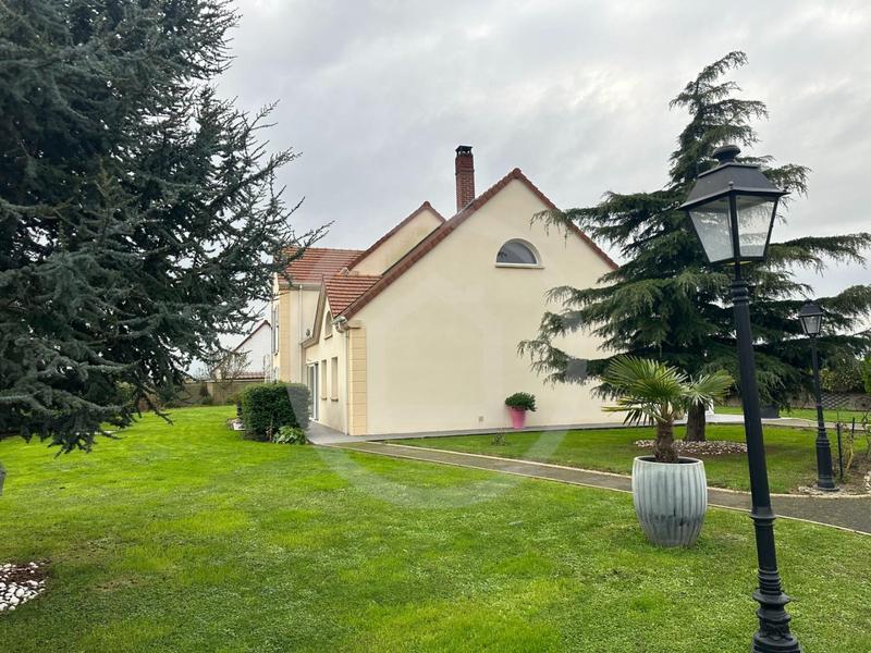 Maison - 196 m² - 7 pièces