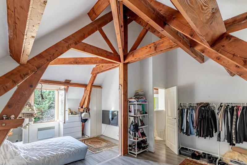 Maison - 230 m² - 10 pièces