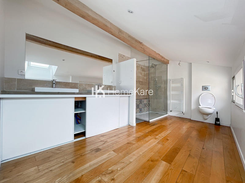 Maison - 210 m² - 5 pièces